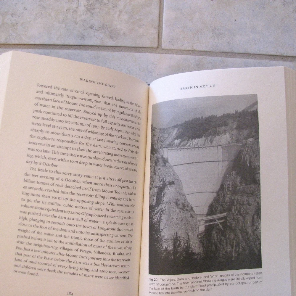 Waking The Giant by Bill McGuire Changing Climate Hardcover Book Home Library